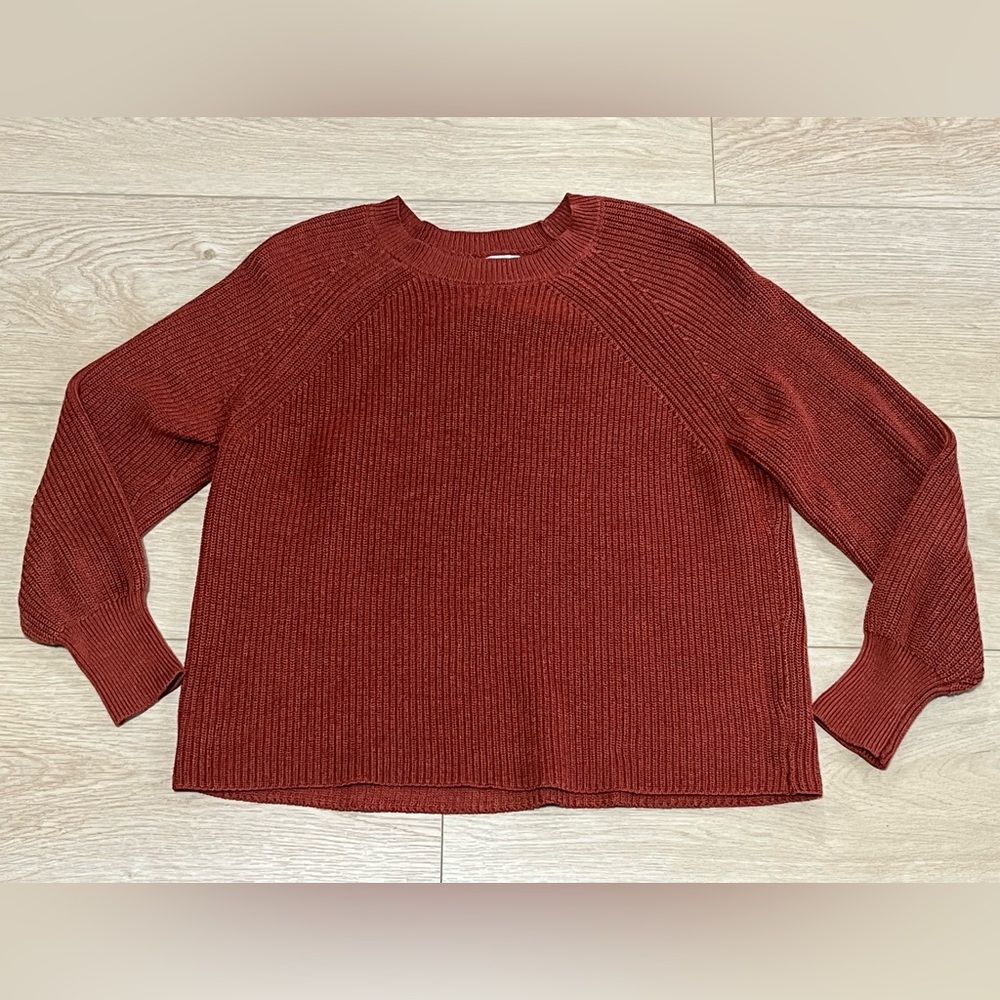 Jessica Simpson Ribbed Crew Neck Sweater - Rust